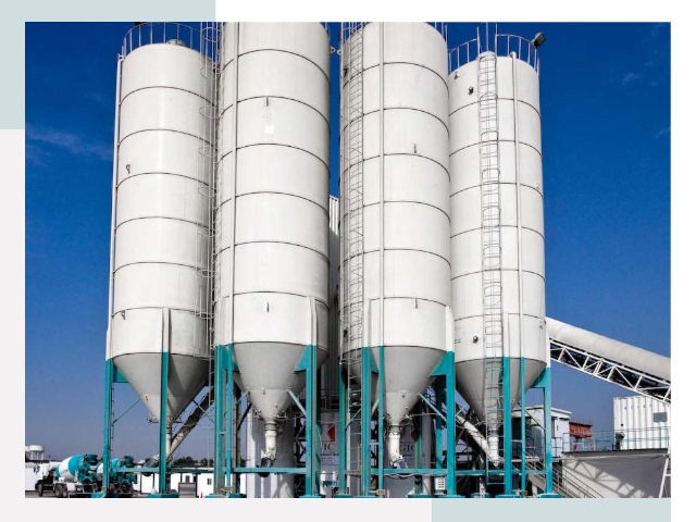 Строительство цементных силосов в Губкине